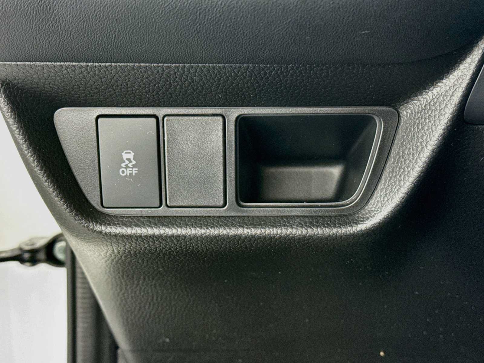 Certified 2027 Honda HR-V LX image 10