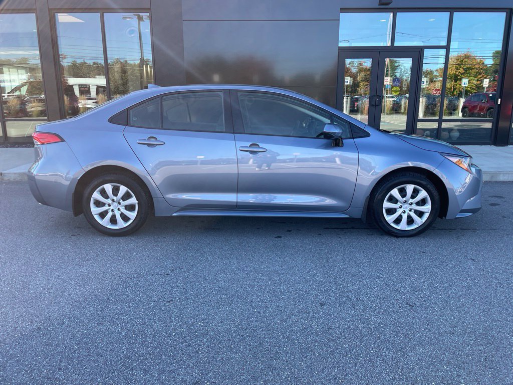 Used 2024 Toyota Corolla LE FWD image 3