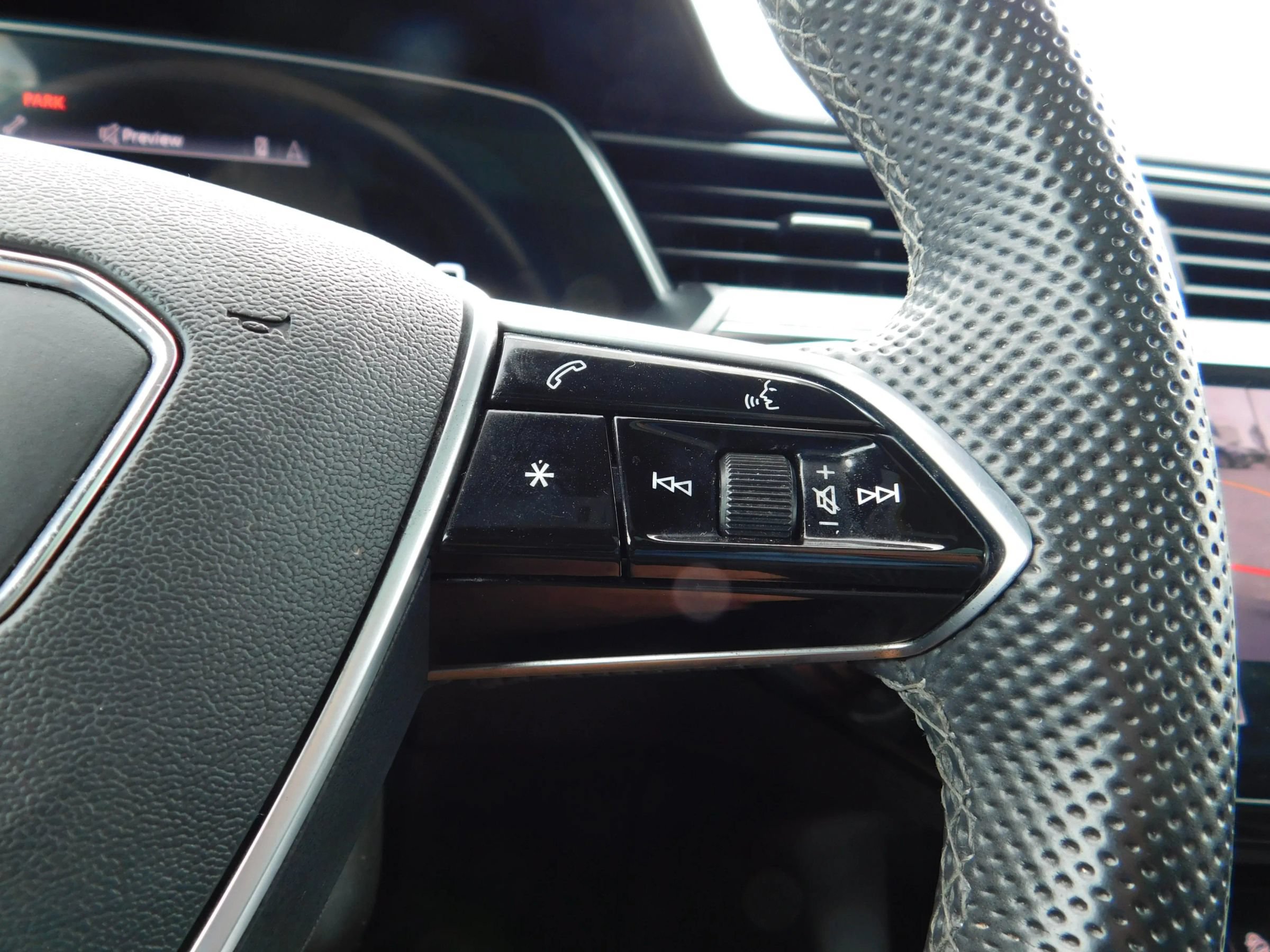 Used 2022 Audi e-tron S Premium Plus AWD/4WD image 25