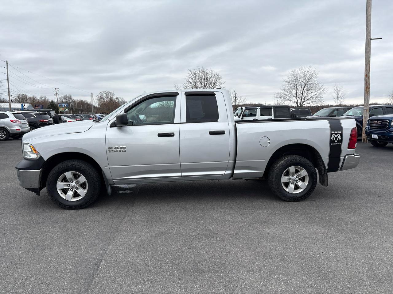Used 2018 RAM 1500 ST w/ SXT Appearance Group image 3