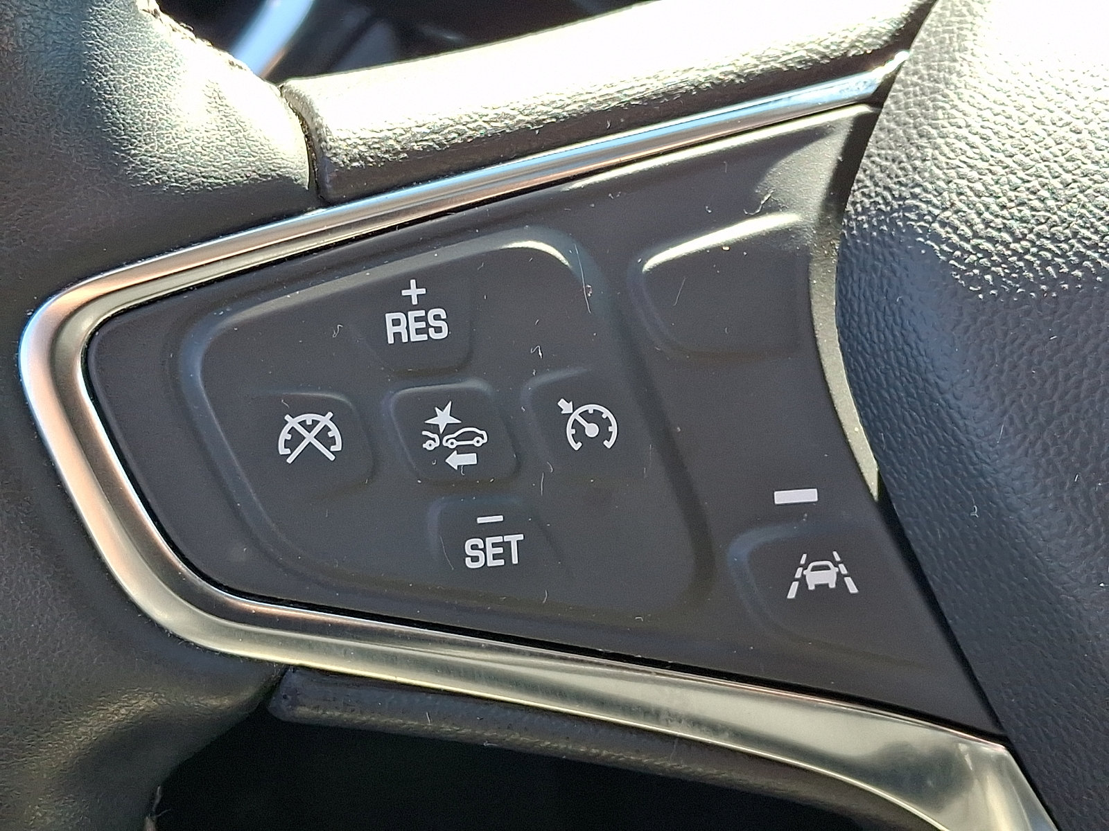 Used 2024 Chevrolet Equinox LT w/ LPO, Floor Liner Package AWD/4WD image 22
