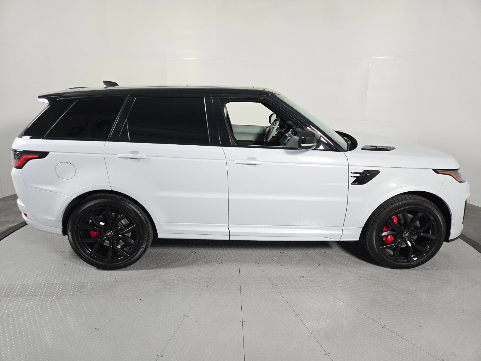 Used 2022 Land Rover Range Rover Sport SVR AWD/4WD image 6