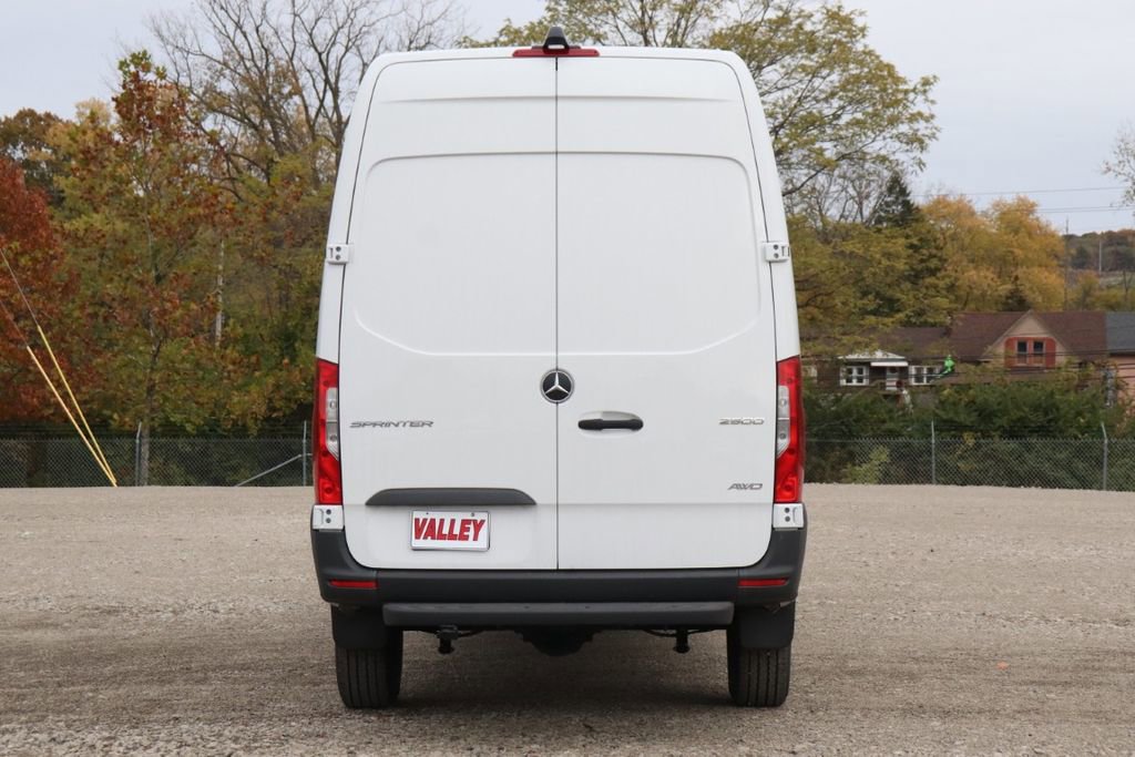 Used 2025 Mercedes-Benz Sprinter 2500 image 6