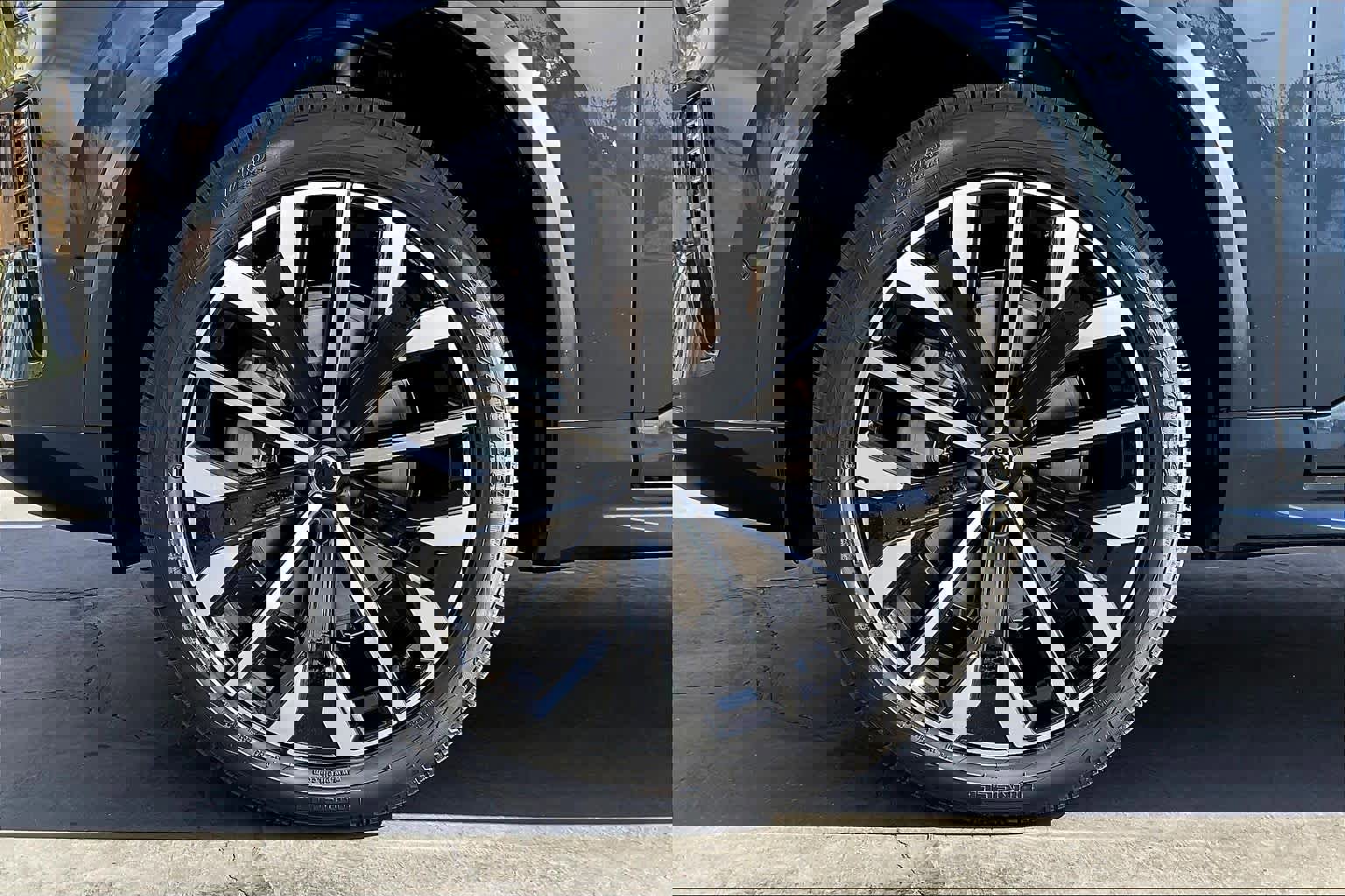 New 2026 Volvo XC90 B6 Ultra w/ Protection Package image 14