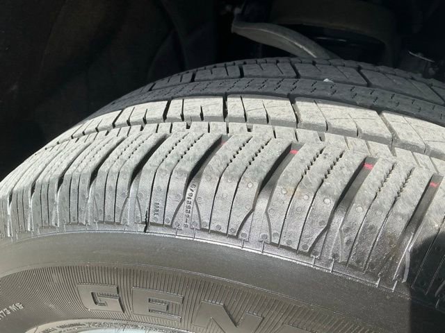 Used 2025 Chevrolet Silverado 1500 LT image 10