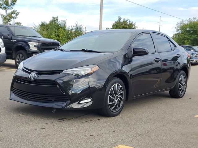 Used 2018 Toyota Corolla LE FWD image 2