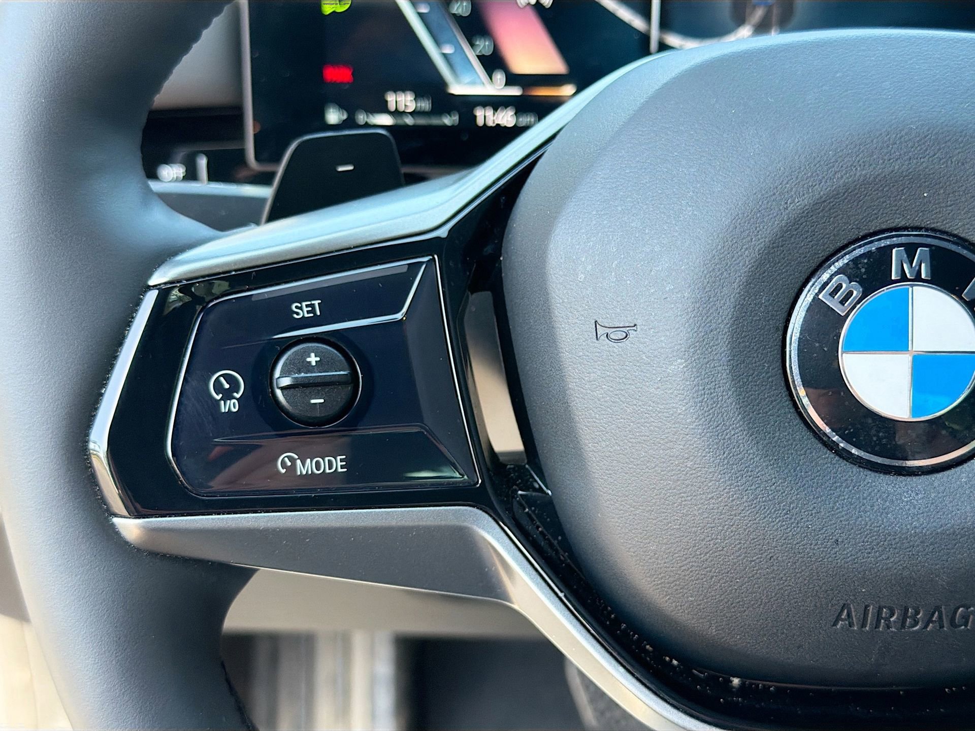 Used 2025 BMW 530i 530i w/ M Sport Package image 39