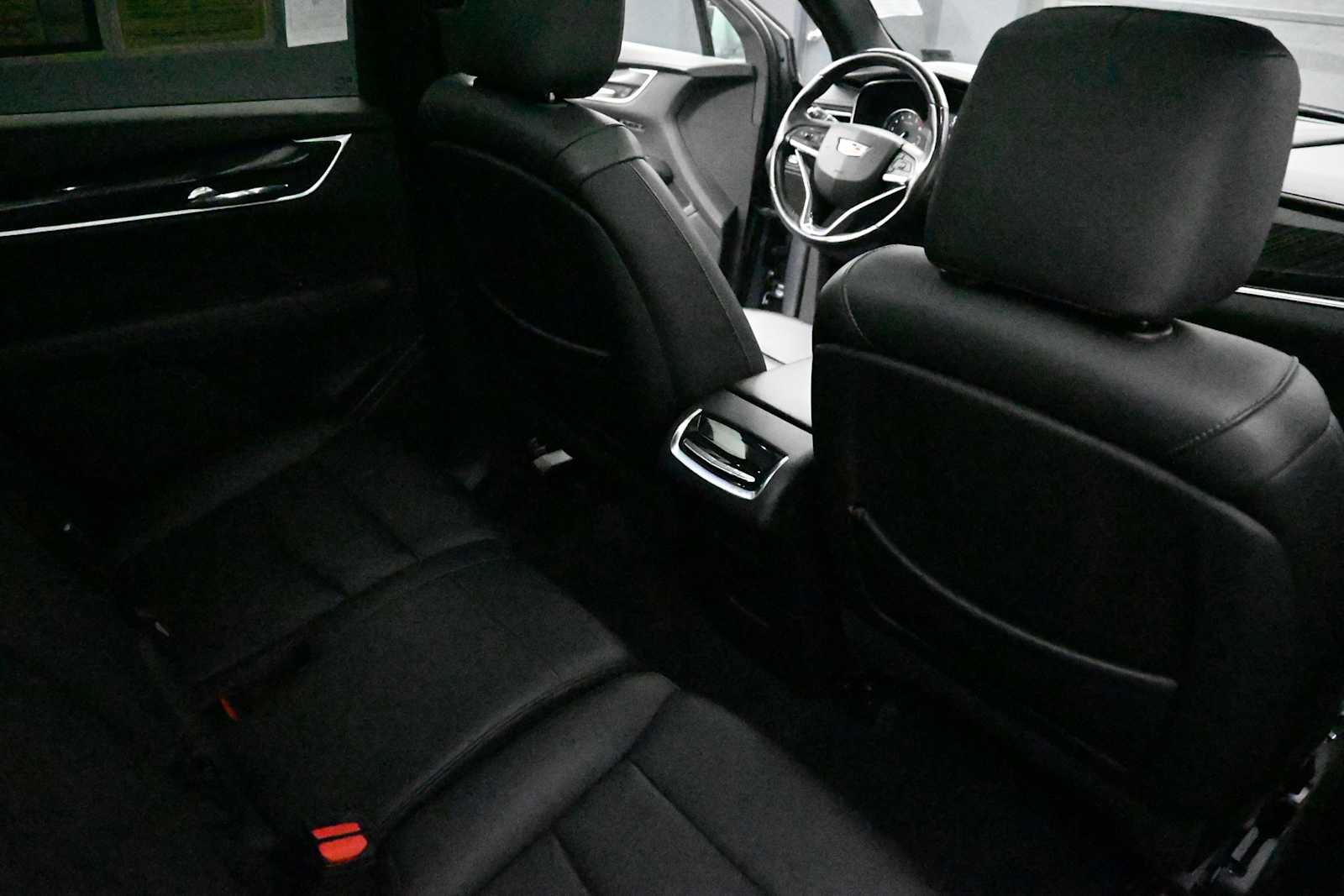 Used 2022 Cadillac XT6 Premium Luxury AWD/4WD image 35
