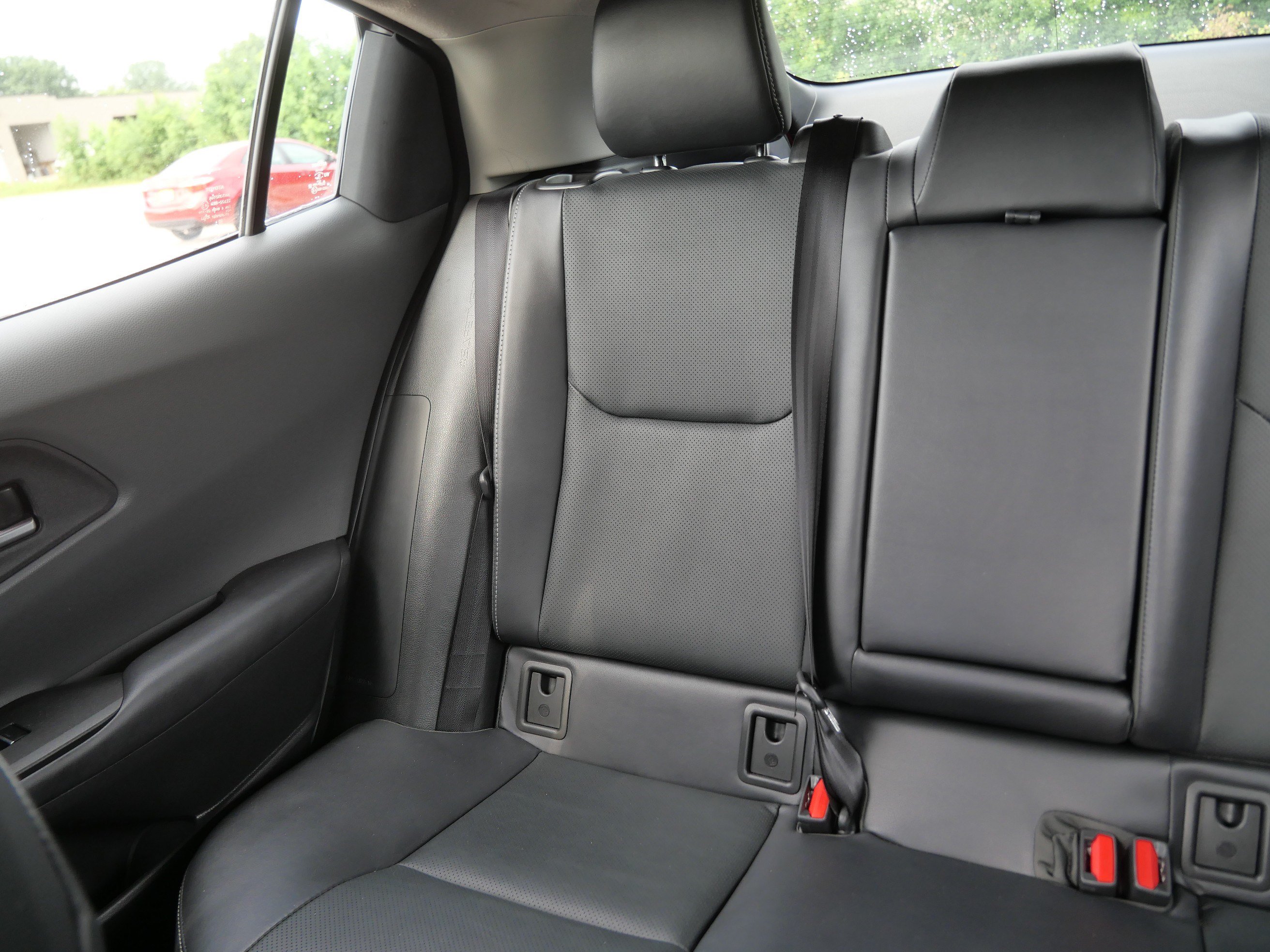 Certified 2025 Toyota Prius XLE FWD image 13