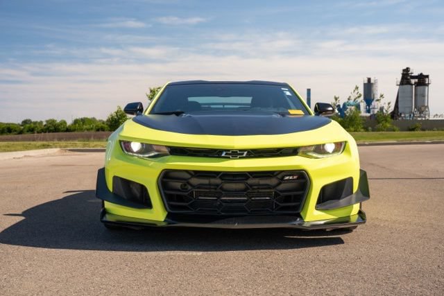 Used 2019 Chevrolet Camaro ZL1 RWD image 2