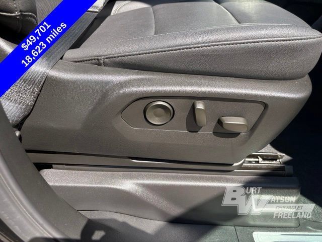 Used 2025 Chevrolet Silverado 1500 LTZ AWD/4WD image 32