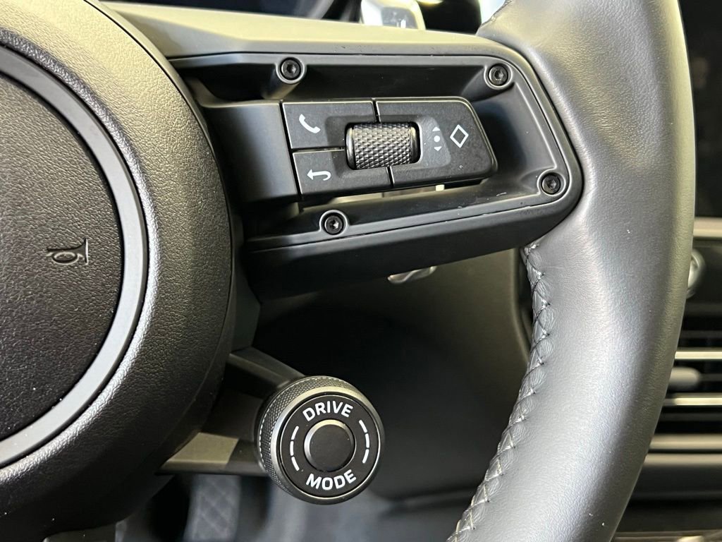 Used 2024 Porsche Macan S image 9