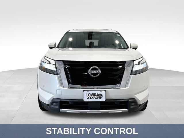 Used 2023 Nissan Pathfinder Platinum AWD/4WD image 3