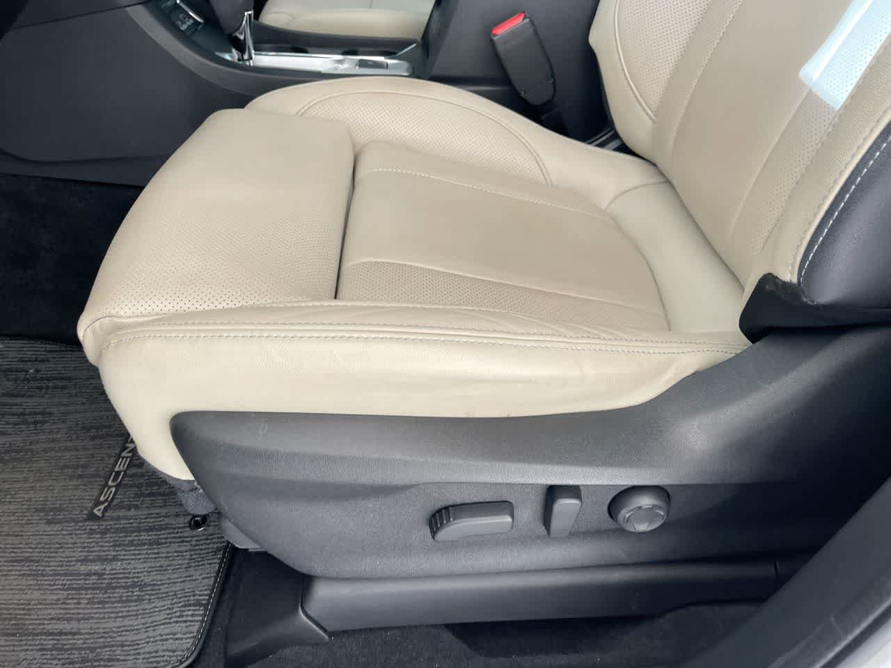 Used 2023 Subaru Ascent Limited AWD/4WD image 12