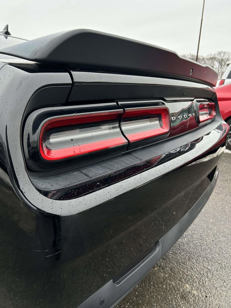 Used 2017 Dodge Challenger R/T Plus image 11