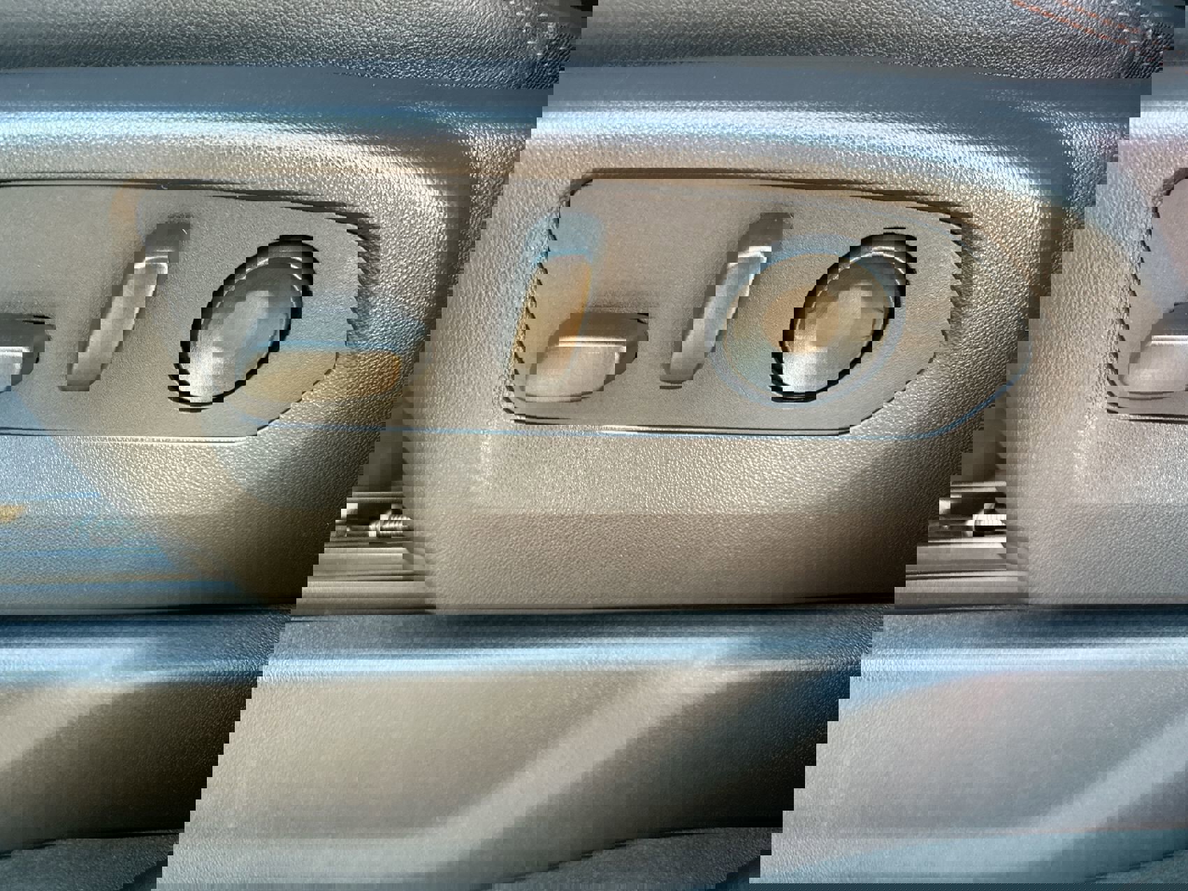 Used 2024 GMC Sierra 1500 AT4 w/ Technology Package image 11