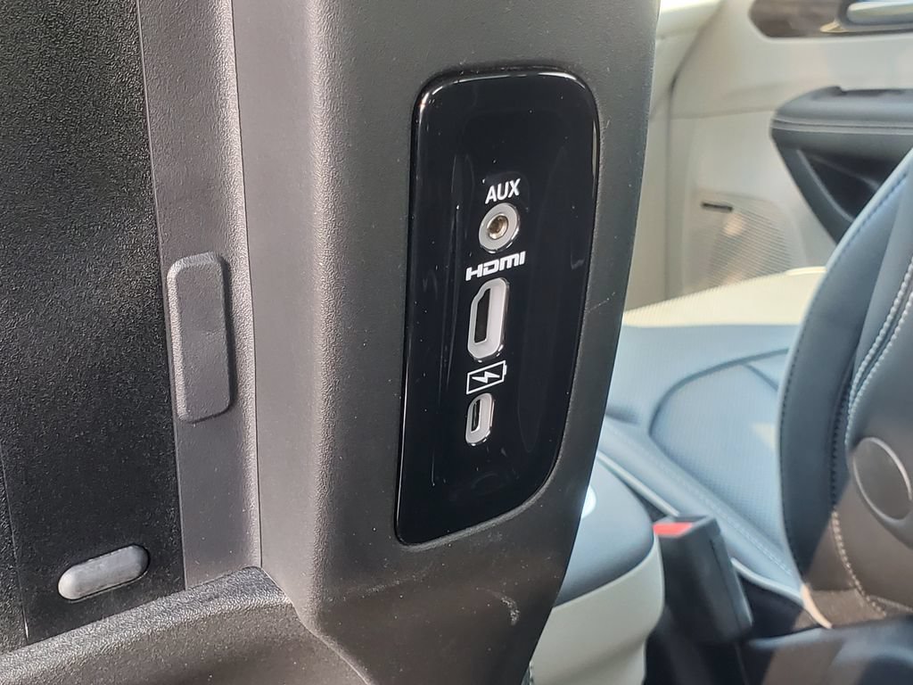 Used 2024 Chrysler Pacifica Limited w/ Uconnect Theater Family Group AWD/4WD image 30