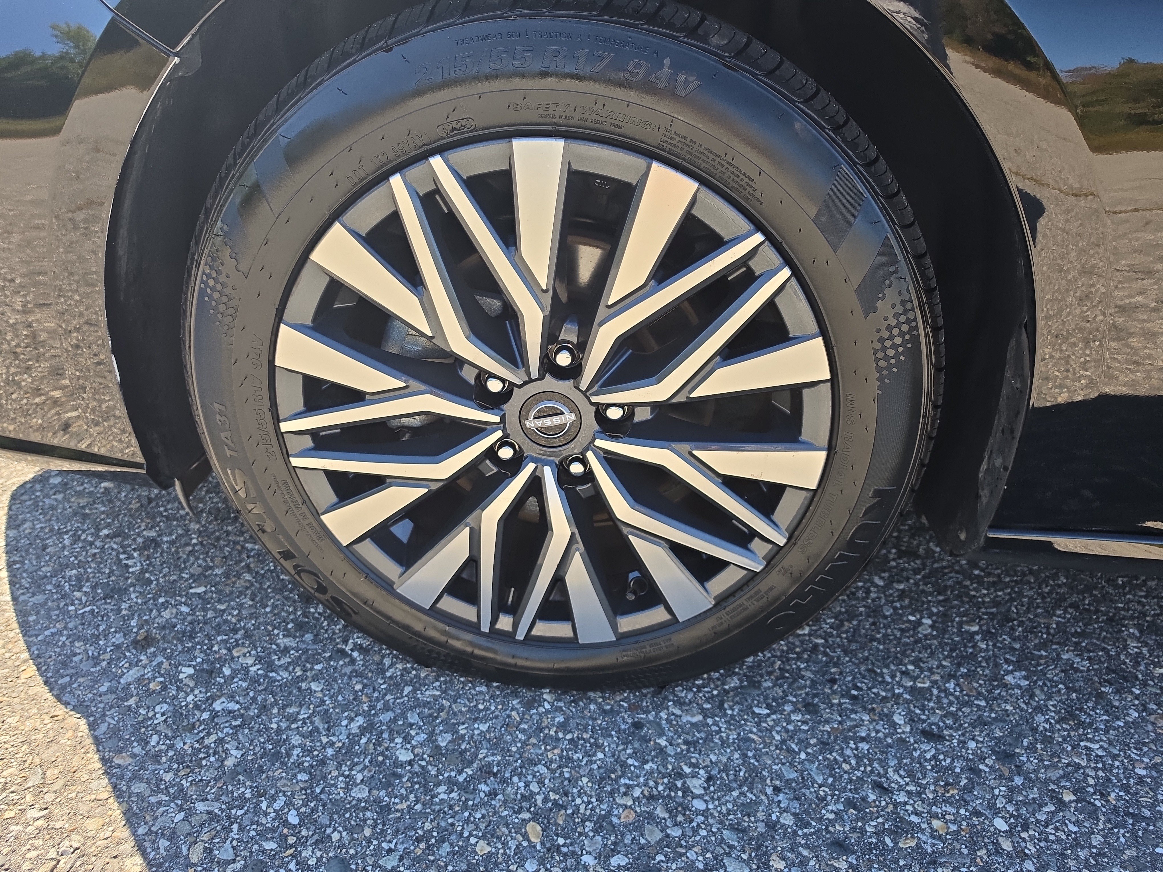 Used 2024 Nissan Altima 2.5 SV FWD image 12