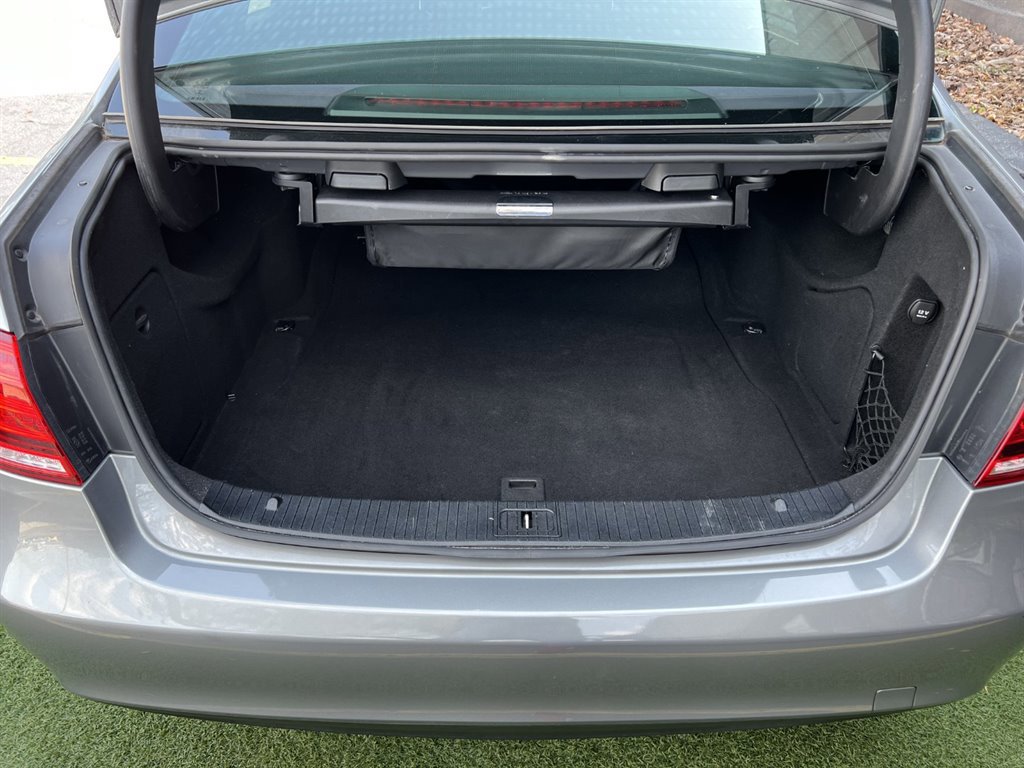 Used 2014 Mercedes-Benz E 350 4MATIC Sedan w/ Premium 1 Package image 31
