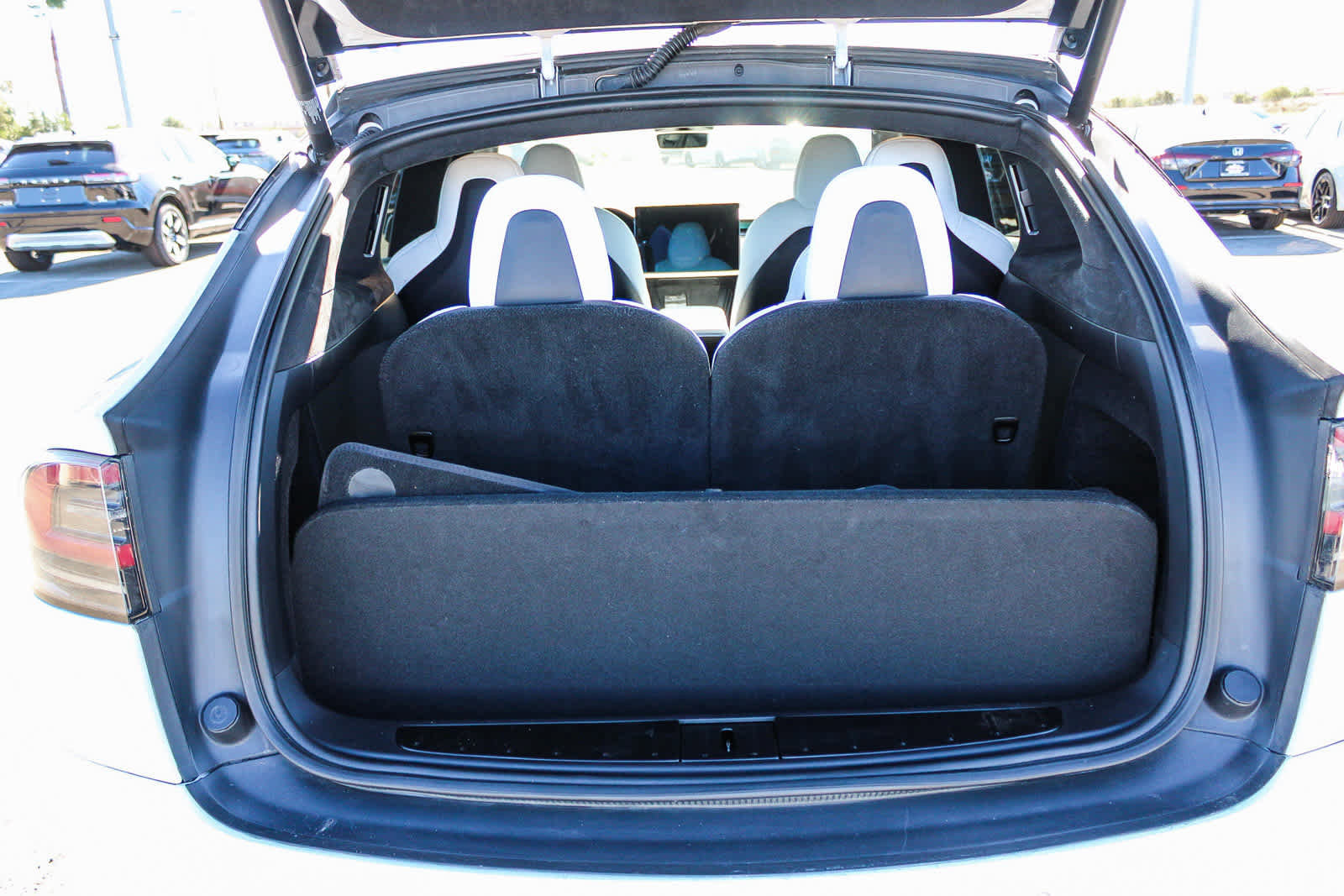 Used 2022 Tesla Model X Plaid image 27