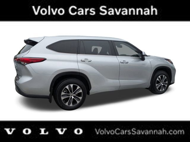 Used 2022 Toyota Highlander XLE image 5