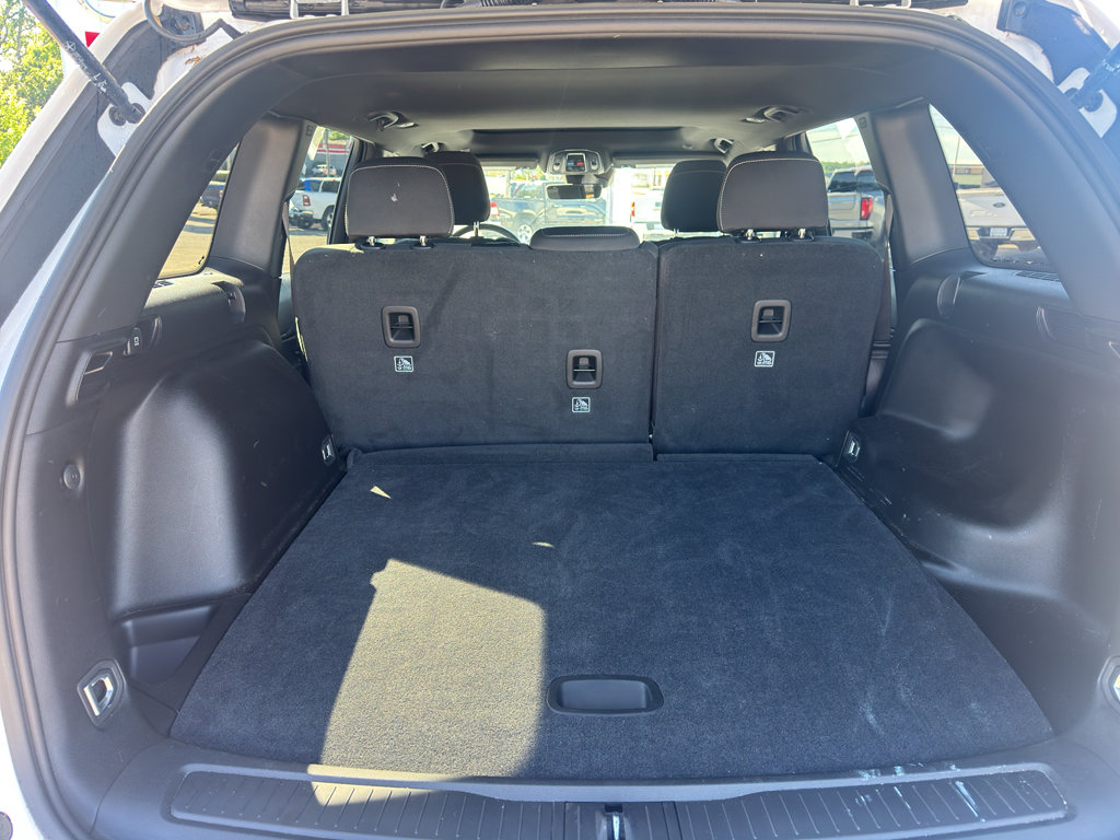 Used 2025 Jeep Grand Cherokee Laredo X RWD image 22