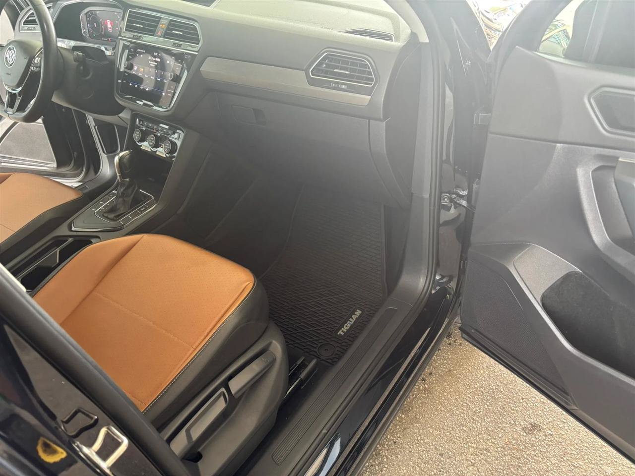 Used 2019 Volkswagen Tiguan SEL FWD image 10