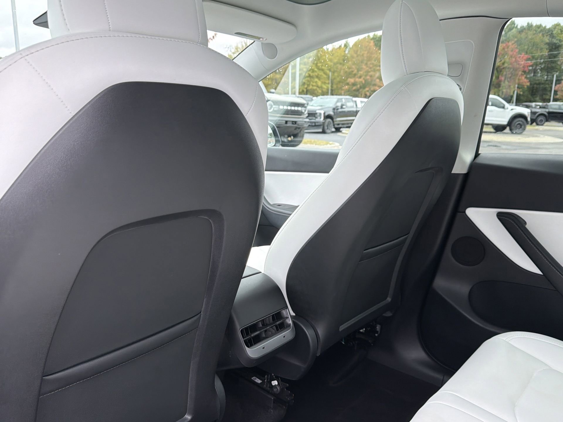 Used 2022 Tesla Model Y Long Range image 20