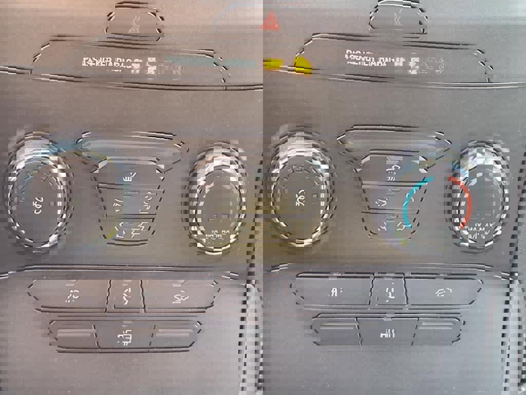 Used 2019 Ford Edge SE image 19