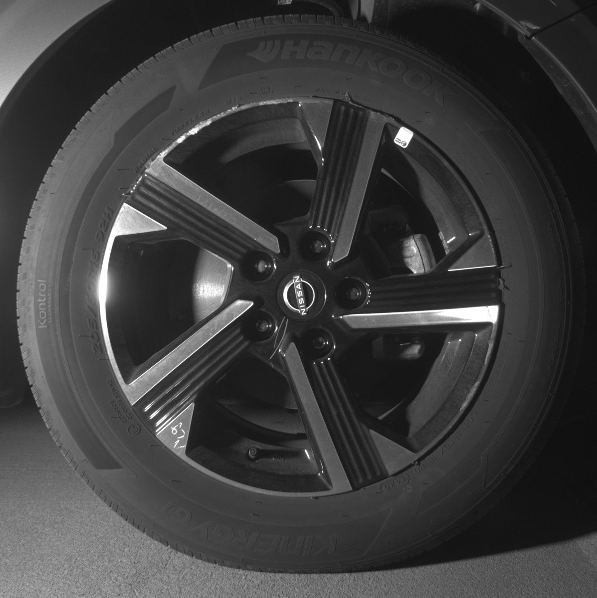 Used 2025 Nissan Sentra SV FWD image 13