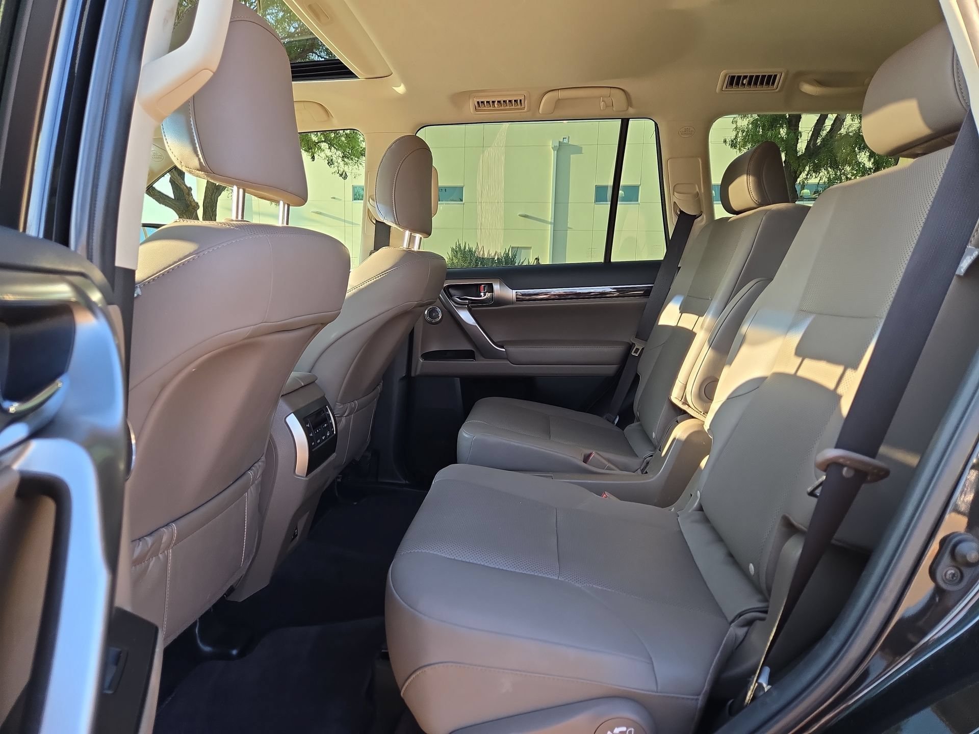 Certified 2022 Lexus GX 460 Premium AWD/4WD image 13