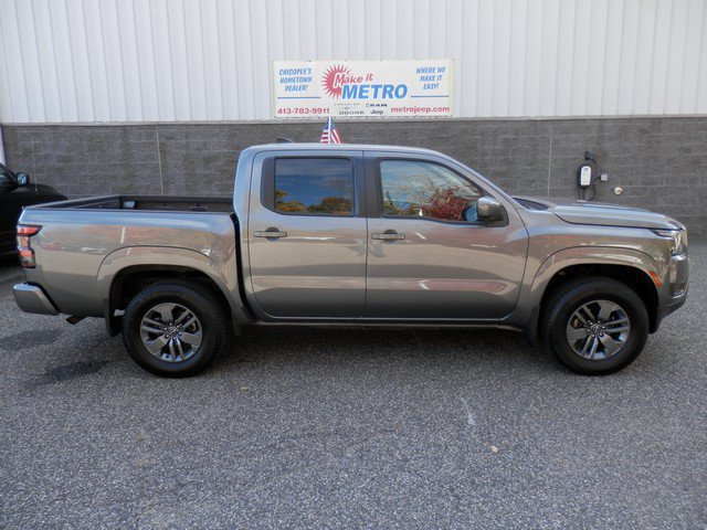 Used 2025 Nissan Frontier SV AWD/4WD image 9