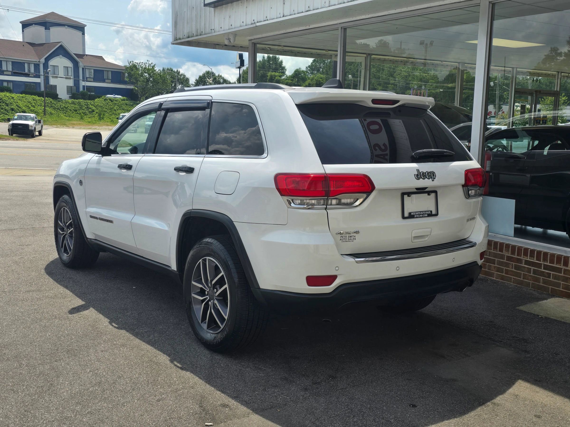Used 2019 Jeep Grand Cherokee Limited image 8
