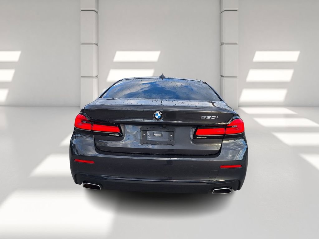 Used 2023 BMW 530i w/ Premium Package image 4