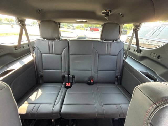 New 2026 Chevrolet Suburban RST w/ RST Capability Package AWD/4WD image 33