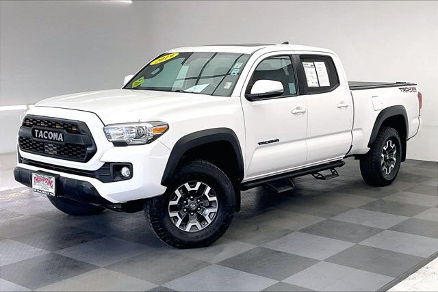 Used 2019 Toyota Tacoma TRD Off-Road w/ TRD Premium Off Road Package AWD/4WD image 12