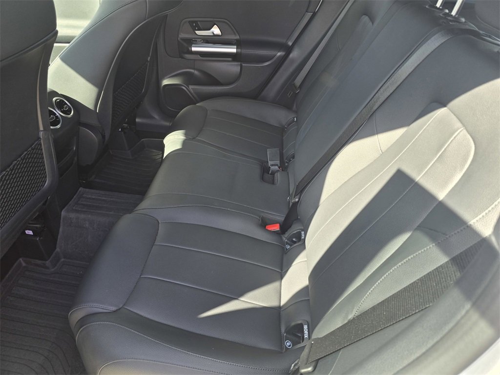 Used 2025 Mercedes-Benz GLA 250 image 11