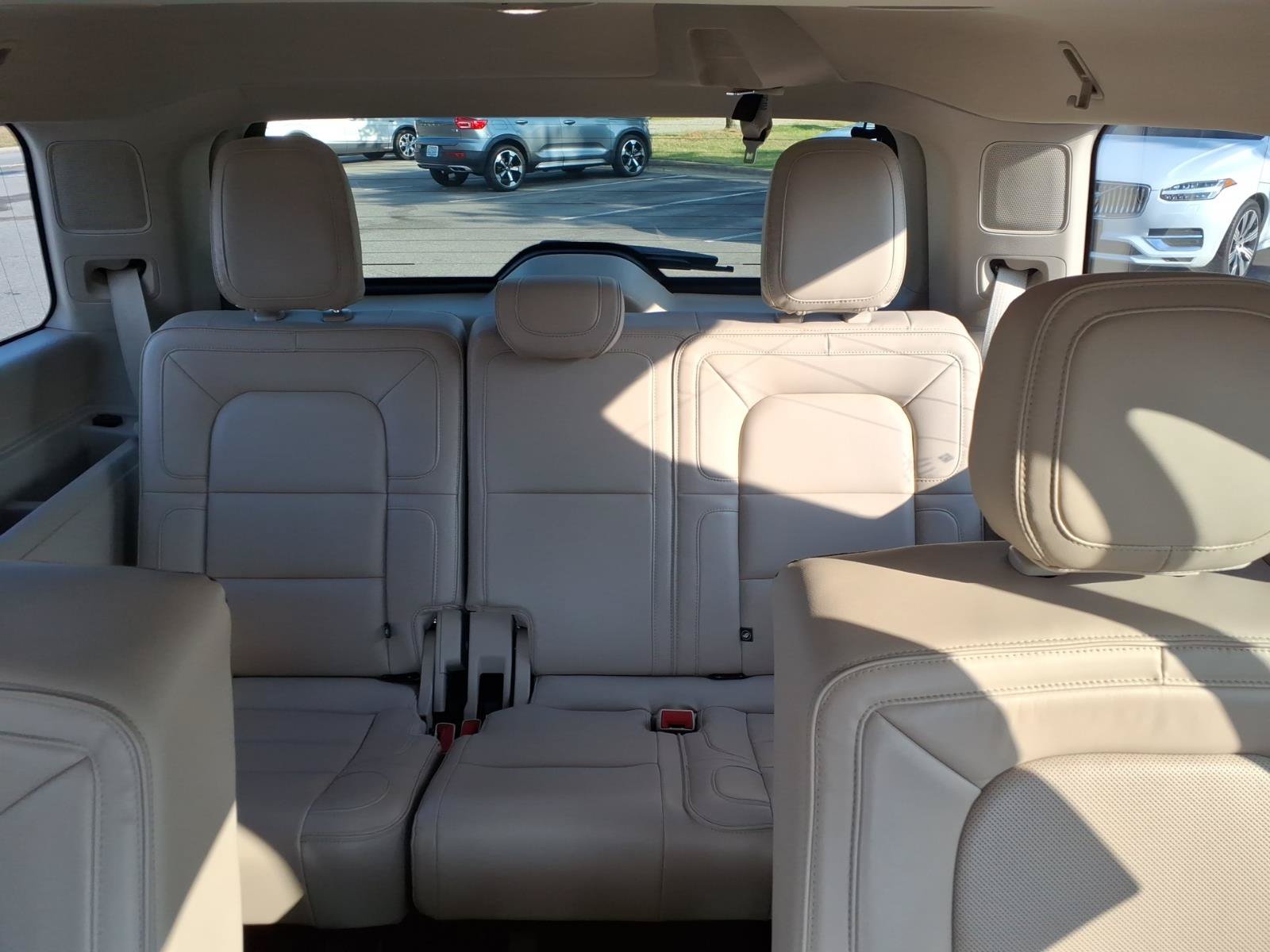 Used 2019 Lincoln Navigator Reserve AWD/4WD image 18