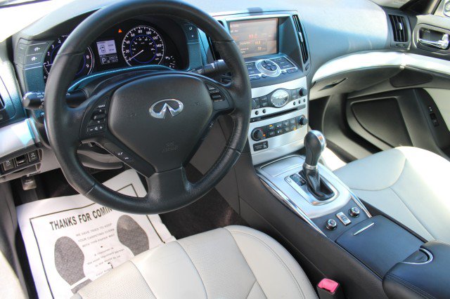 Used 2014 INFINITI Q60 Convertible w/ Premium Package RWD image 41