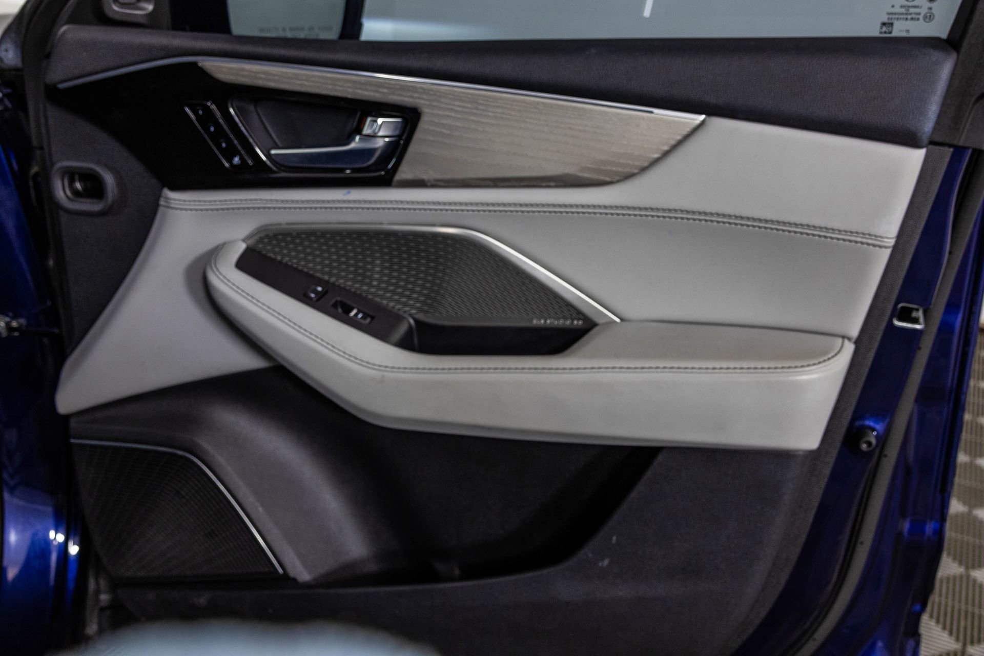 Used 2023 Acura MDX SH-AWD w/ Advance Package image 34