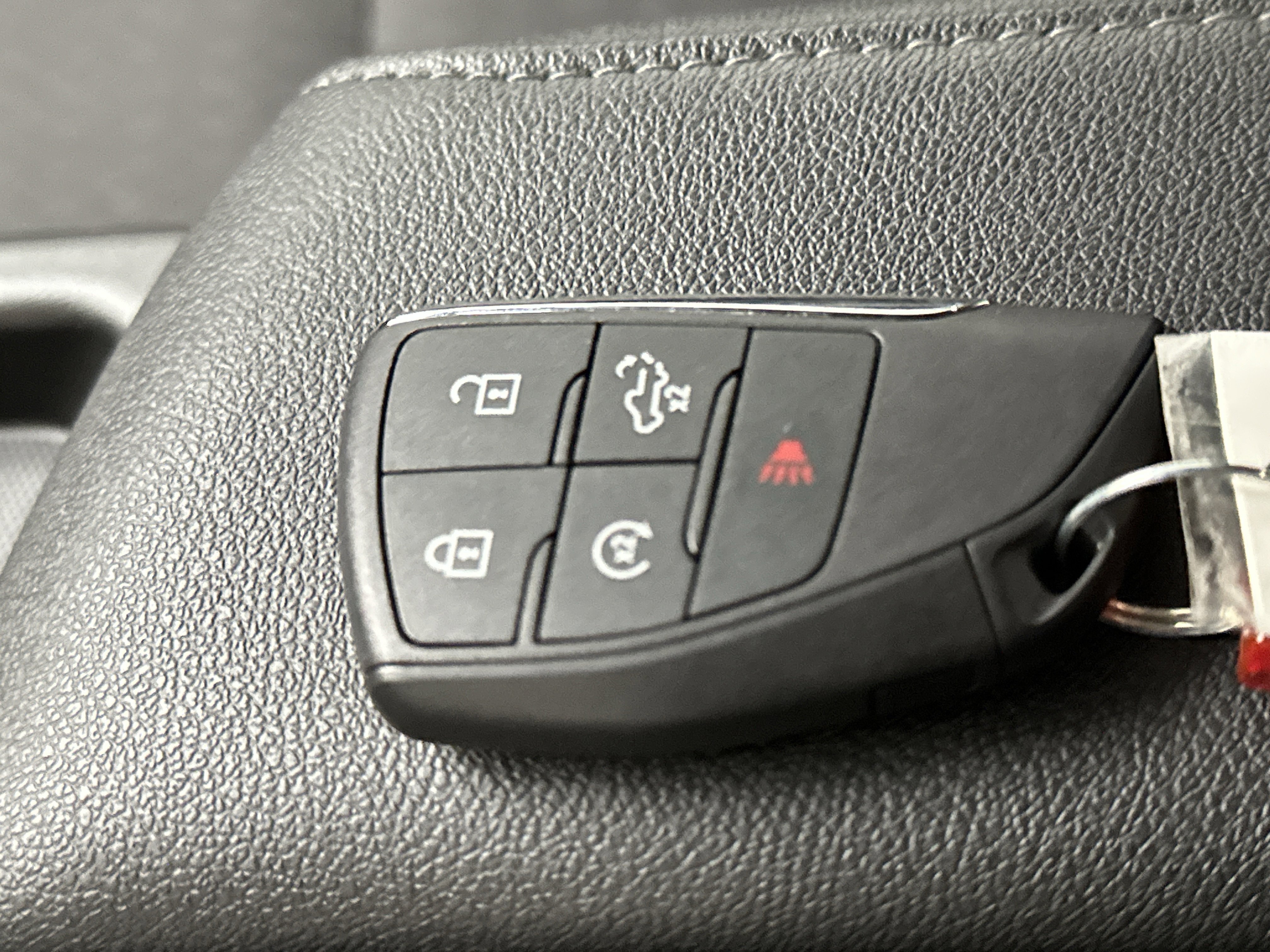 Used 2025 Chevrolet Silverado 2500 LT w/ Convenience Package image 43