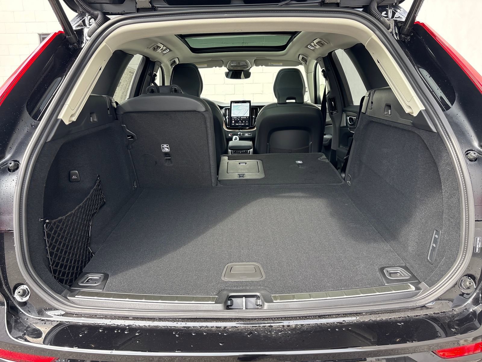 New 2026 Volvo XC60 B5 Ultra w/ Climate Package image 26