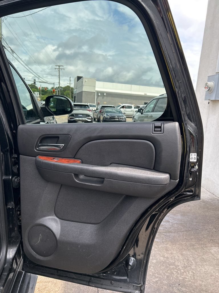 Used 2013 Chevrolet Tahoe LTZ AWD/4WD image 22