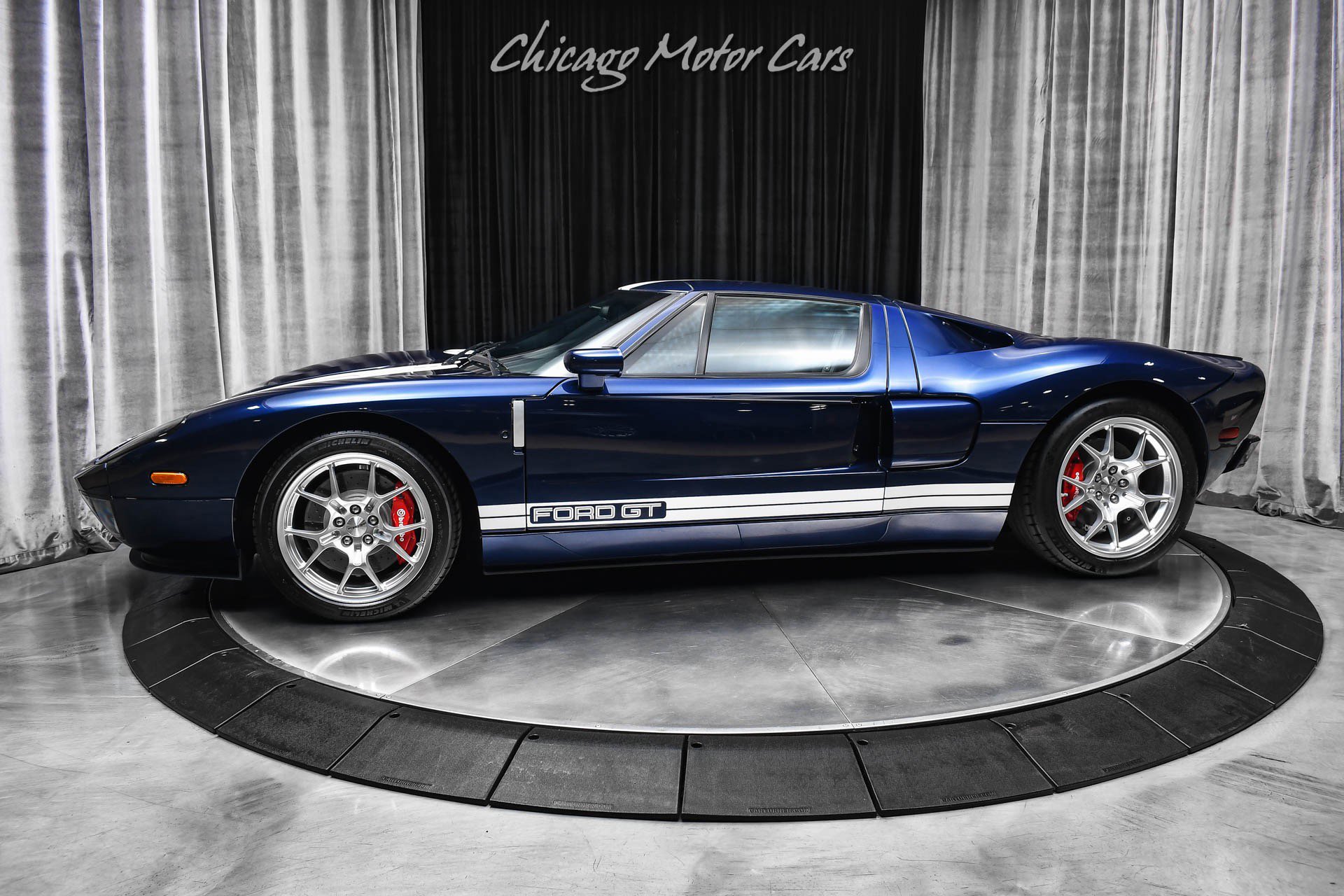 Used 2005 Ford GT image 1