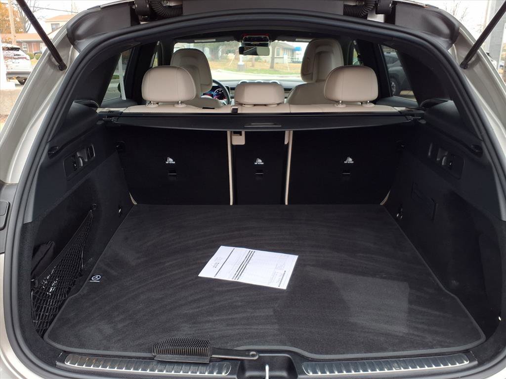 Used 2024 Mercedes-Benz GLC 300 4MATIC image 28