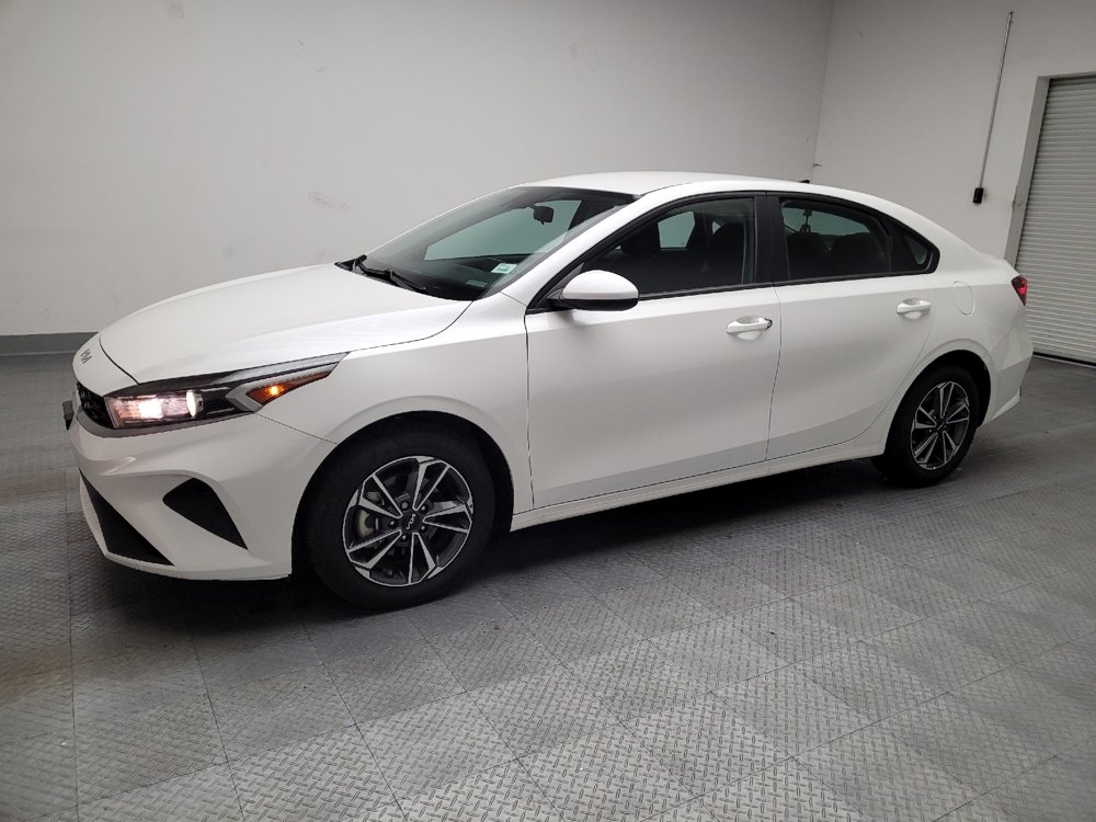 Used 2023 Kia Forte LXS image 2