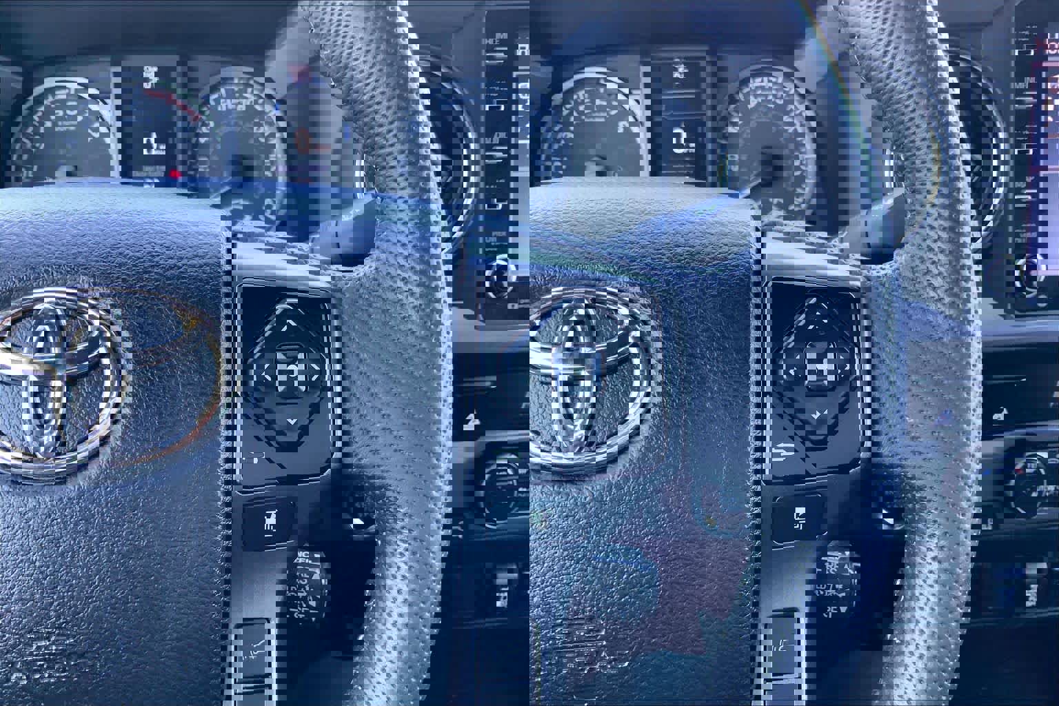 Used 2022 Toyota Tacoma TRD Off-Road image 22