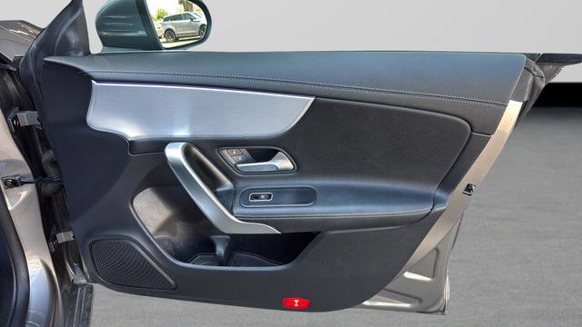 Used 2022 Mercedes-Benz CLA 250 image 21