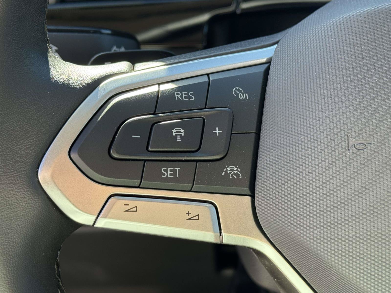 Certified 2026 Volkswagen Atlas Peak Edition AWD/4WD image 22