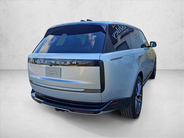 New 2025 Land Rover Range Rover SE image 5